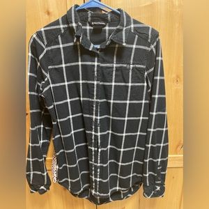 💚 3/$15 Black Diamond Plaid Shirt
